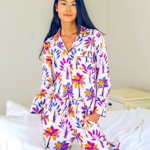 Royal Palms Printfresh Pajamas NEW